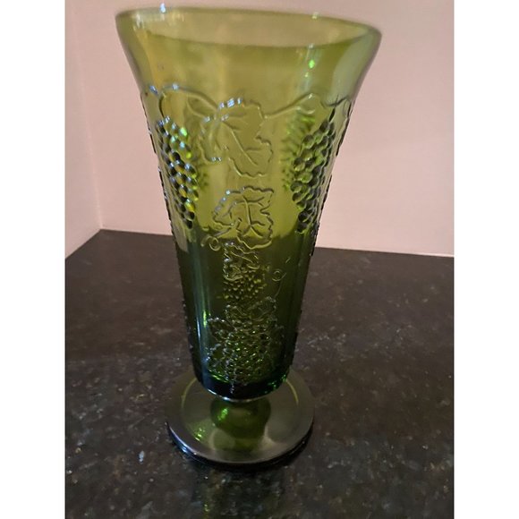Green 10" Footed Vase with Harvest Grape and Leaf Design, Vintage - Picture 2 of 5